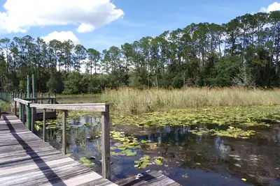 Image de Family-sized lakehouse w\/ dock and water access. Close to Gainesville!