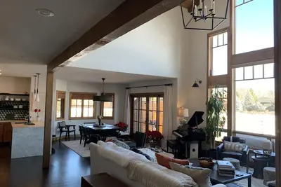Image de Luxury Home close to downtown Carbondale!