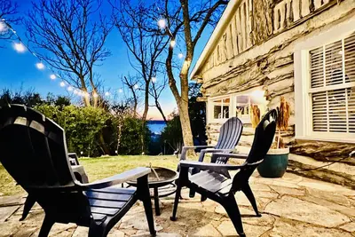 Image de The Best Little Shorehouse in Texas