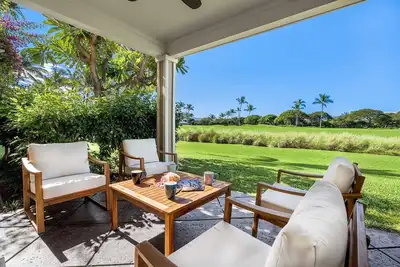 Image de Hale Nene Upgraded Condo on Golf Course, Walking Distance to Beach and Shops!