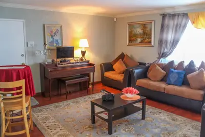 Image de cozy 2 bedroom in single house