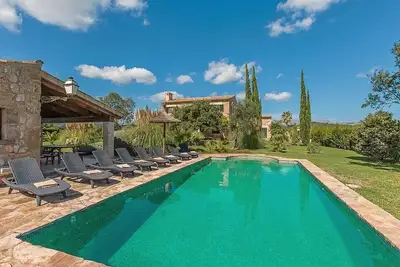Image de Stunning Traditional Stone-Built Villa, A/C, Private Pool close to Sandy Beaches & Ancient Towns!