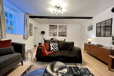 Image de Superbly located 2 bedroom luxury apartment