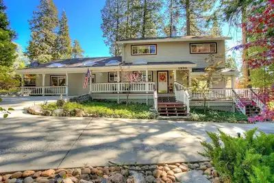 Image de Lakemont Pines • Big Family Home • Ac • Dog + Rv's