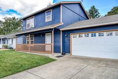 Image de Teak: a Family Home. 5 TVs, backyard, pet friendly