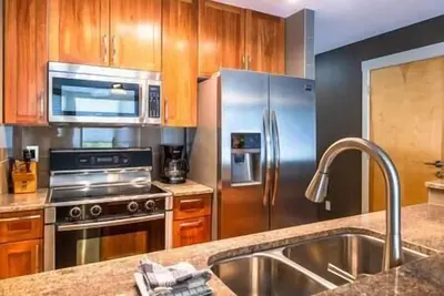 Image de Ski up to the deck @ Luxury Timberline Condo