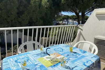 Image de Studio cabine climatisé avec parking à Port Camargue, proche plage