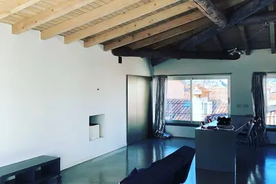 Image de Bright and spacious apartment in central area