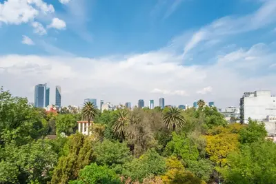 Image de Big, Bright, Renovated Mexico City Apartment Facing Gorgeous Park in La Condesa