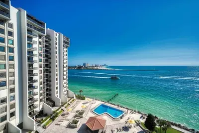 Fully Renovated Ocean Front Condo on Clearwater Beach