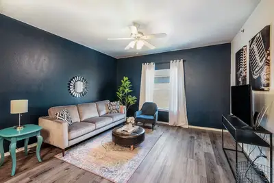 Image de Aa3 10% Off Updated 2br Apt Near Medical Center Fast WiFi With Parking