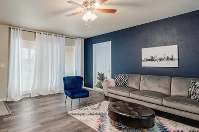 Image de El Monte  - 20% Off Entire 4br Home in Great Location w/ Backyard - Fast WiFi