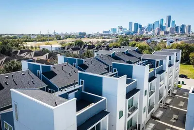 Image de Rooftop Townhome in East Downtown Houston