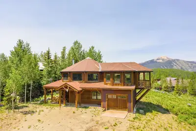 Image de Beautiful home with amazing views, perfect for your Rocky Mountain Getaway!