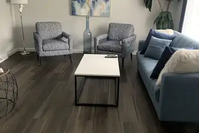 Image de Romantic Contemporary Model Home