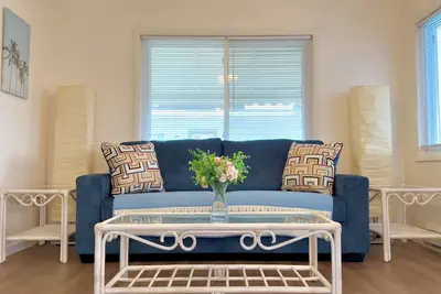 Image de Cozy Waterfront Home in Swann Keys