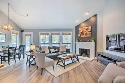 Image de Modern Sunriver Home w/ Hot Tub: Ski, Hike & Bike!