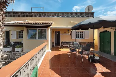 Image de Casa El Cardon B2 avec vue sur mer et montagne, terrasse et Wi-Fi. Animaux admis