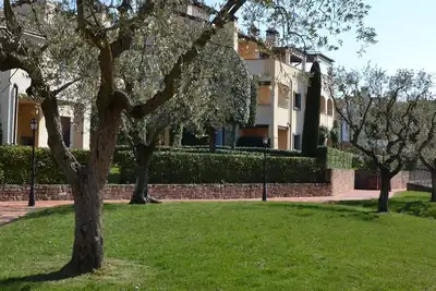 Image de Appartement près du Lac de Garde avec Piscine