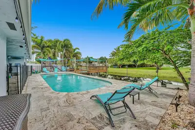 Image de Family friendly waterfront oasis!
