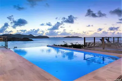 Image de Shining Villa on the Heights of Camaruche