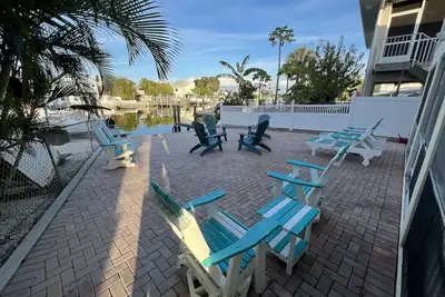 Image de Waterfront Apartment! 2bd/2ba at Johns Pass Walk to Beach/Shopping!