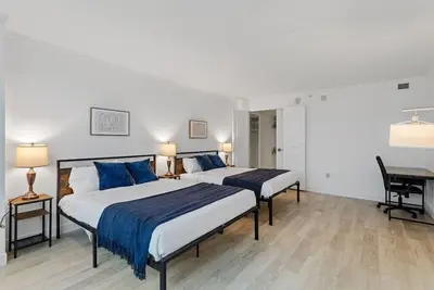 Image de 2br 3ba CozySuites Hard Rock and Ocean Casino