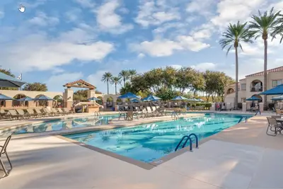 Image de March getaway at luxury resort in Phoenix Az on a golf course w/ stunning views!