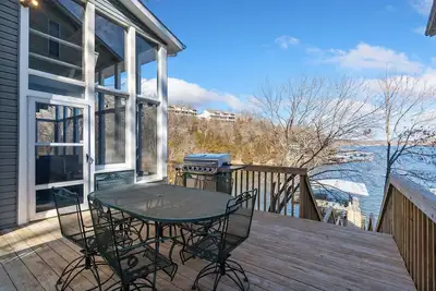 Image de Fully Remodeled House, Quiet Cove, Private Dock, Main Channel View!