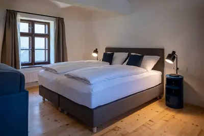 Image de Romantic apartment in historic Streckhof in wine region