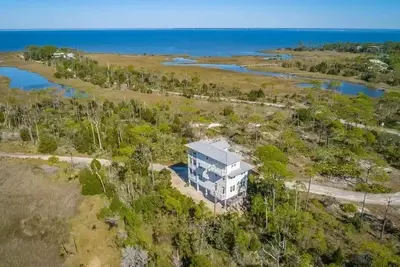 Image de * Gorgeous Bay Views, 2 Incredible Community Pools, Pet Friendly, Sleeps 10 *