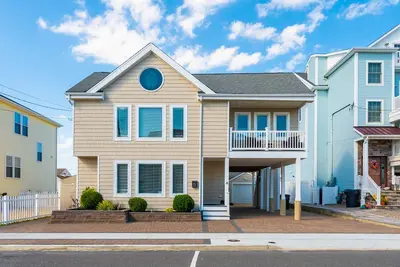 Image de Stunning beach block home in Ortley Beach, 4 Br, 2. 5 Baths, Sleeps 10