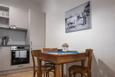 Image de Romantic apartment in historic Streckhof, 1200sqm garden, wine-growing area