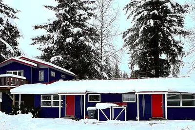 Image de Nugget Place-Includes three separate two bedroom units near Mendenhall Glacier-Discounts On Tours!