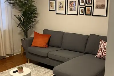 Image de Economical guest suite with free parking!