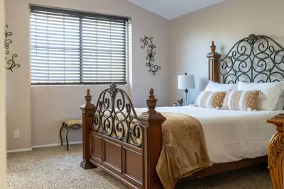Image de The Highlight of West Lancaster - 1-3 miles from the Fwy, Parks, and Restaurants
