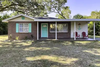 Image de Cabana Cottage Centrally Located!