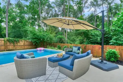 Image de Woodlands 4br w Direct Trail Access to the Reserve