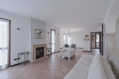 Image de Mary Three House - penthouse with terrace 2 steps from the lake
