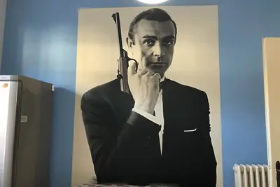 Image de James Bond Apartment - Blue Moon