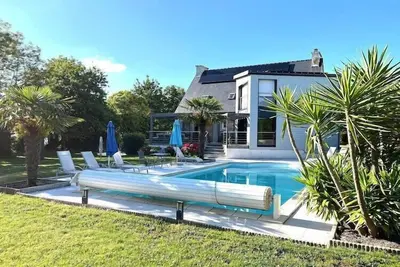 Image de Maison à Bénodet avec piscine et plages
