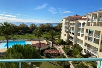 Image de Plein Sud Magnifique Vue Mer Et Piscine 2p Residence Les Pins Bleus