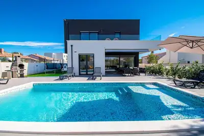 Image de Exclusive villa with private pool close to the sea.