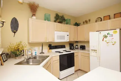 Image de Classic Beachwalk Retreat | 2br Near Pool
