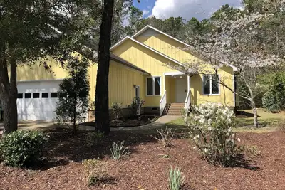 Image de Perfect Family Location - Beautiful New Listing
