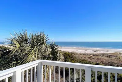 Image de Beach Club Villa 29 - Oceanfront Walkout End Unit!