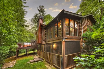 Image de Bear Ridge- Hot Tub-Cozy Blue Ridge Cabin sleeps 6 - Close to Toccoa River