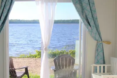Image de The Lake House, Couples Retreat! Cabin 3