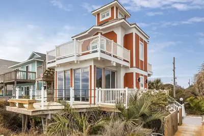 Image de Tower Four - Oceanfront Historic Missile Tower - 3 Br / 2. 5 Bath