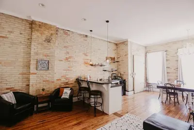 Image de Beautiful Downtown Loft- West Suite